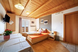 2 bedrooms, free WiFi, bed sheets