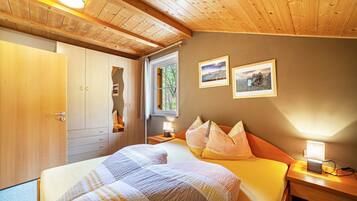 2 bedrooms, free WiFi, bed sheets