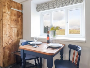 Dining - Ael Y Bryn (Blaenau Ffestiniog)