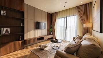 City Penthouse, 2 Bedrooms | Living area | 43-inch Smart TV with digital channels, TV, Netflix