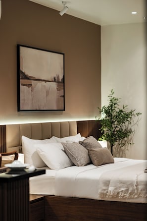 Minibar, desk, laptop workspace, soundproofing - TTR Central Apart Hotel (Da Lat)