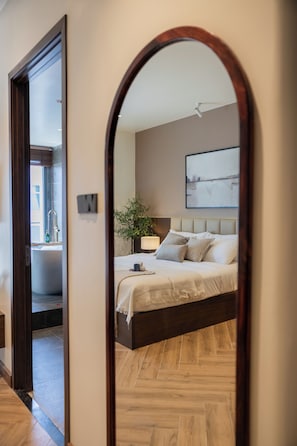 Premium-Studio, 1 King-Bett | 1 Schlafzimmer, Minibar, Schreibtisch, laptopgeeigneter Arbeitsplatz