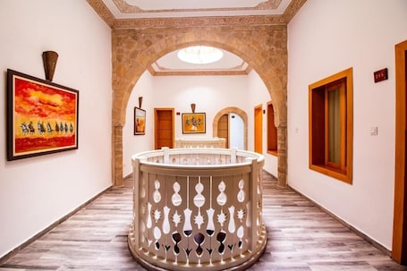 Recepción. Mechouar Plaza