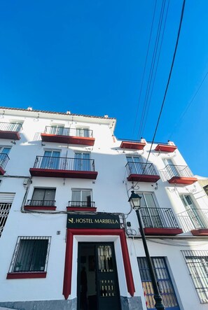 واجهة المنشأة