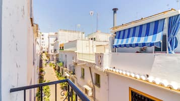 Standard Twin Room, 2 Single Beds, Balcony, City View | Terrace/patio