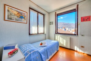 Căn hộ dành cho gia đình, nhiều phòng ngủ (Laura's Cozy Apartment Stresa Center) | 2 phòng ngủ, truy cập Internet không dây miễn phí, bộ trải giường 