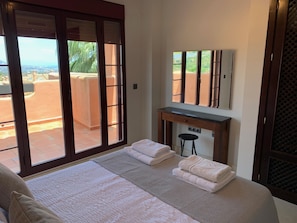 2 chambres, Wi-Fi gratuit, draps fournis