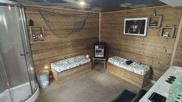 Deluxe Double or Twin Room | In-room fitness