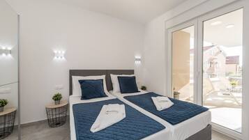 8 bedrooms, in-room safe, iron/ironing board, free WiFi