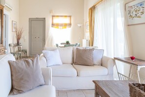 Living area - Kos Secret Villa with private pool (Kos)