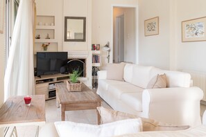 Luxury-Villa | Wohnbereich | Smart-TV