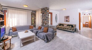 Living area - The Kokkini Beach Retreat (Hersonissos)
