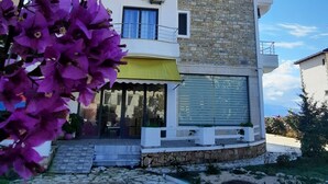 Exterior - La Mer (Sarandë)