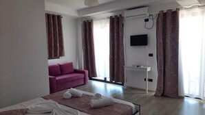 Panoramic Double Room | Free WiFi - La Mer (Sarandë)