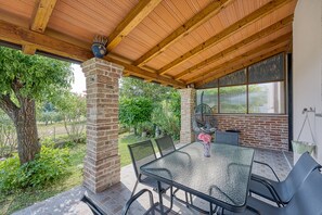 Outdoor dining - Holiday Home Nadia (Buje)