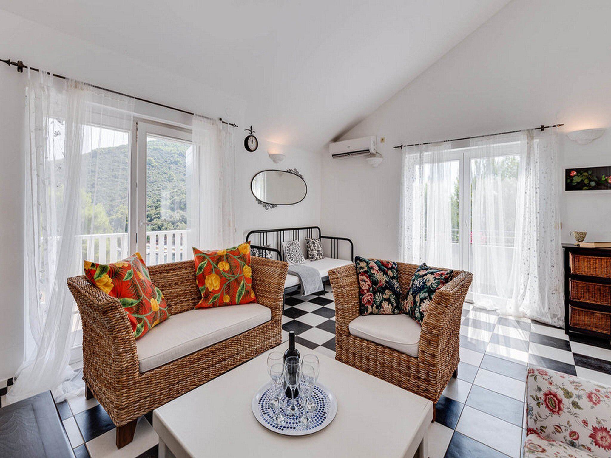 Villa (Six Bedroom Villa with Swimming Pool) | Wohnzimmer