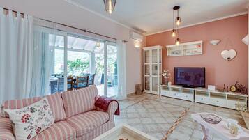 Villa (Six Bedroom Villa with Swimming Pool) | Salle de séjour