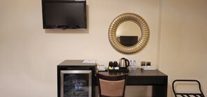 Minibar, in-room safe, desk, soundproofing