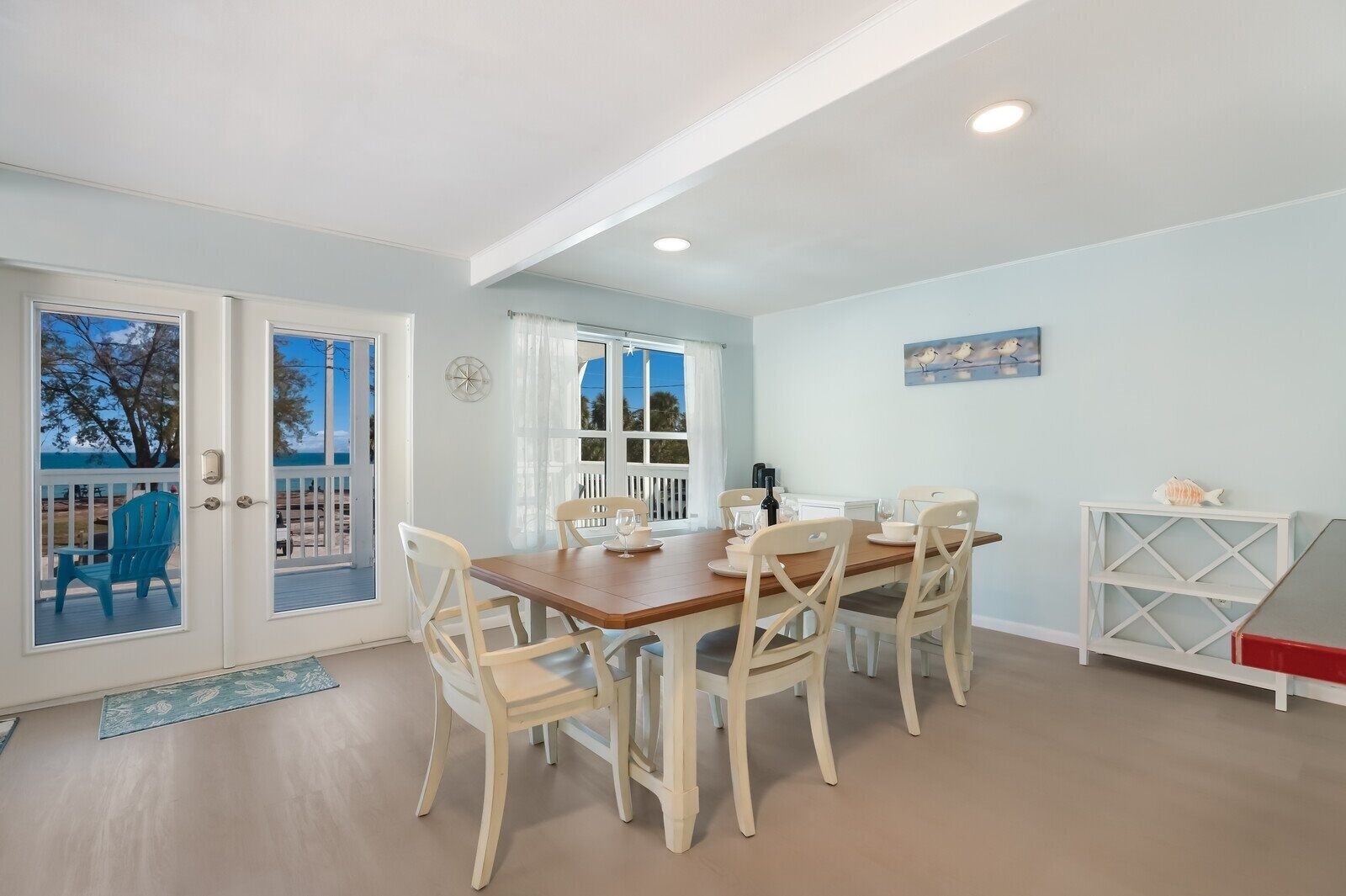 Apartment, 2 Bedrooms | Dining