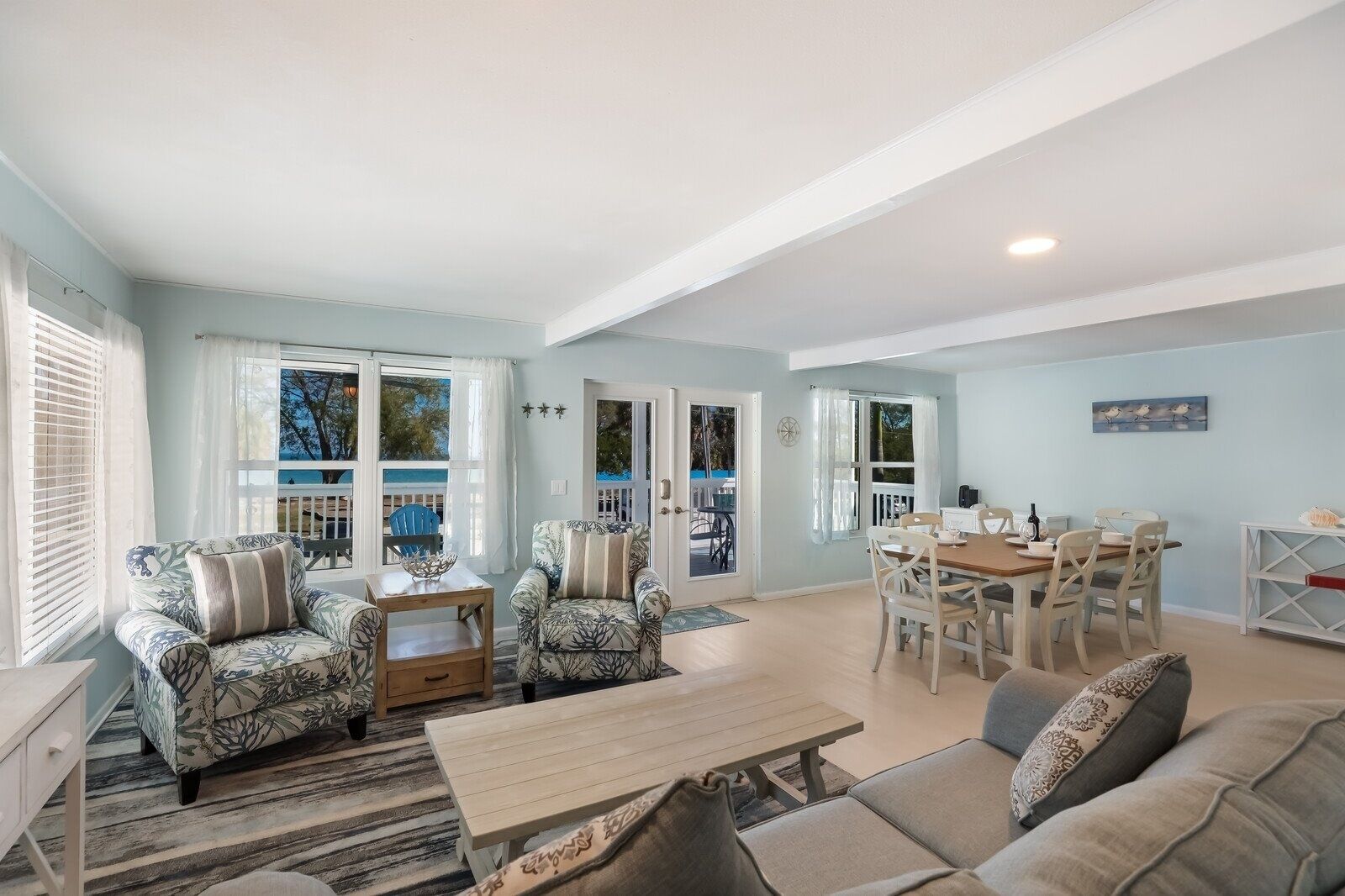 Apartment, 2 Bedrooms | Living area