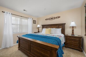 2 habitaciones, tabla de planchar con plancha y cuna de viaje 