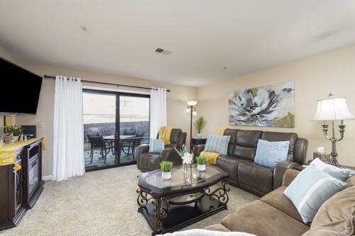 Location! No Stairs! Near Heart of Branson