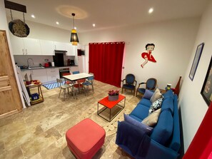 Fernseher, Tischfußball