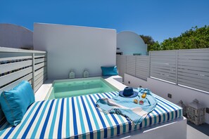 Suite, Hot Tub (Amoramelia) | Bộ trải giường bằng vải Frette của Ý, bộ đồ giường cao cấp 