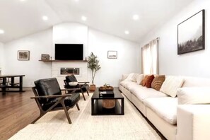 Smart TV, fireplace, table tennis