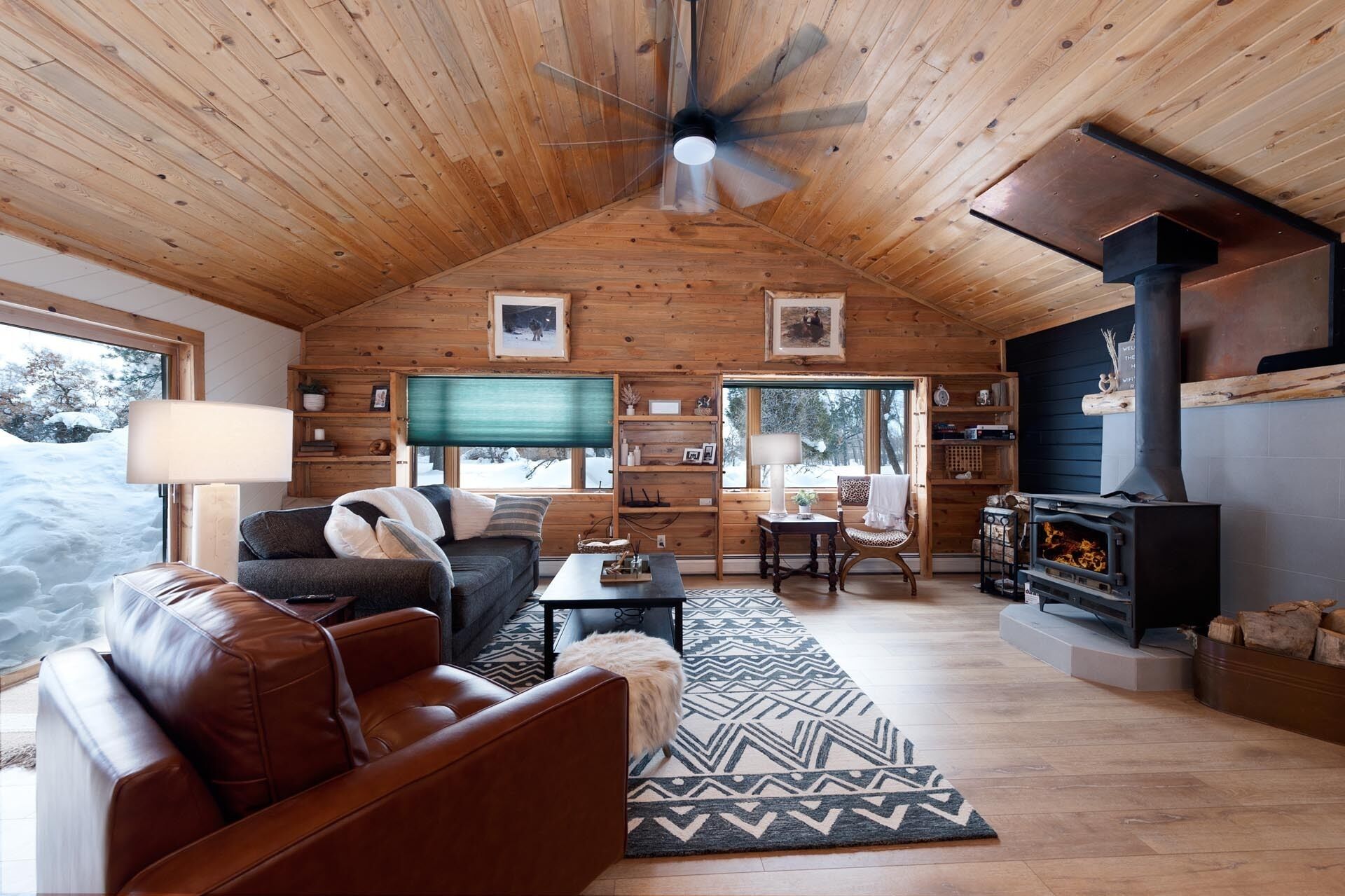 Mountain Views, Fireplace, Private Yard, AC -15 Minutes to Durango