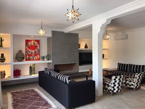 TV connectée, cheminée