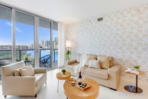 TV, offices - Pool | Apartment w/ Balcony - Gym - Near Beach (Hallandale Beach)