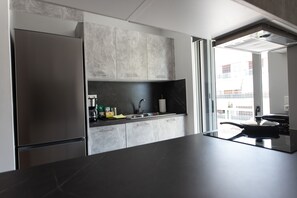 Kühlschrank, Ofen, Wasserkocher, Toaster