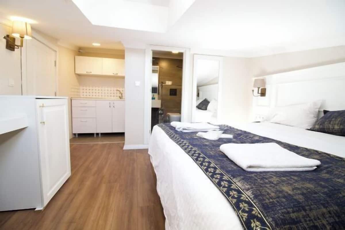 2 Schlafzimmer, Minibar, Schreibtisch, laptopgeeigneter Arbeitsplatz