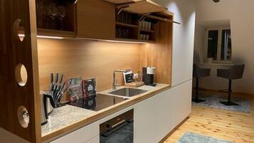 雪櫃、焗爐、爐具、洗碗機