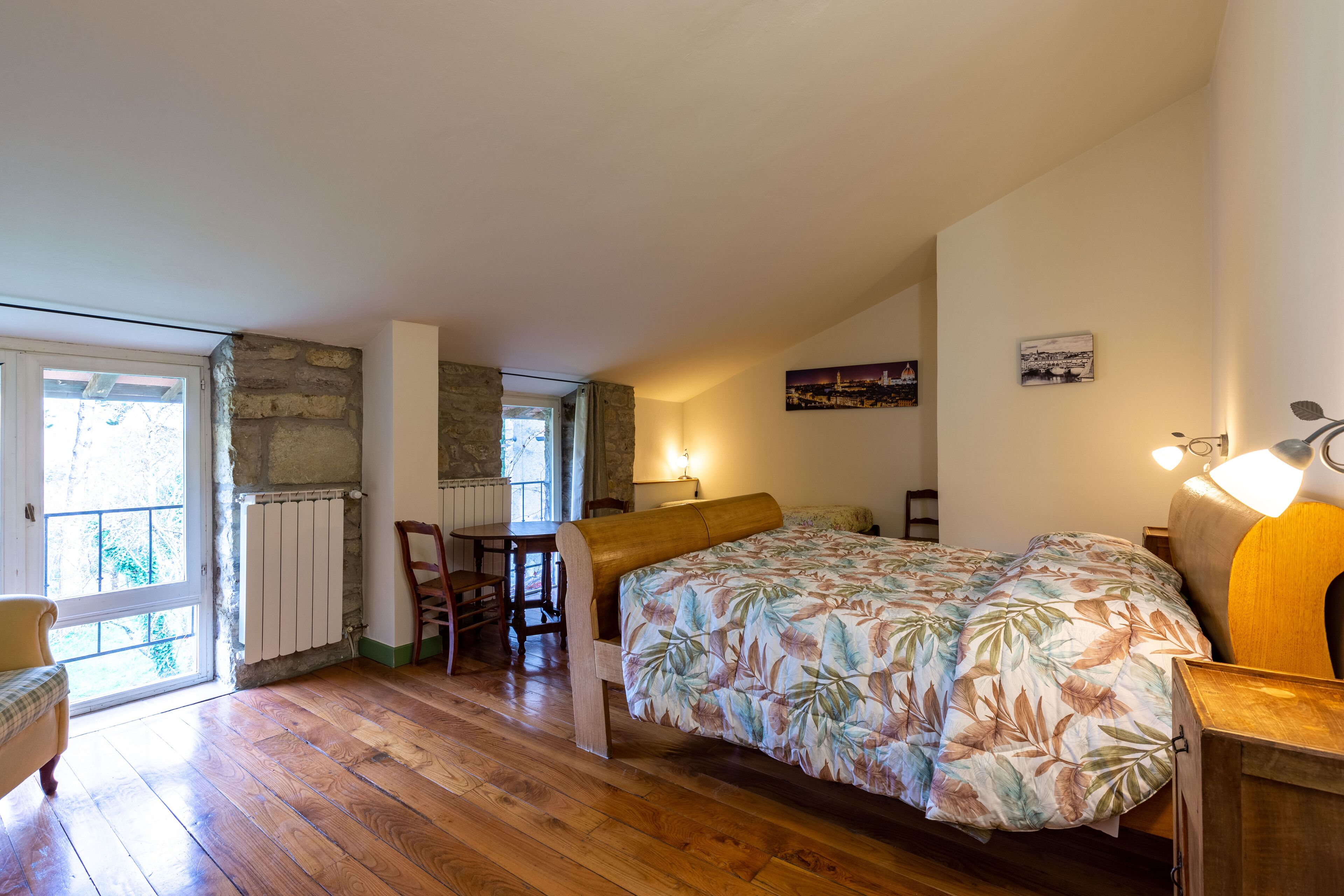 7 camere, ferro/asse da stiro, culla da viaggio, Wi-Fi gratuito