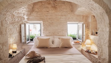 Deluxe Double Room, Hot Tub | Premium bedding, down comforters, pillowtop beds, minibar