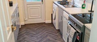 Captivating 3-bed House in Luton