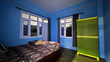 3 bedrooms, free WiFi, bed sheets