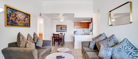 Una televisión, una chimenea