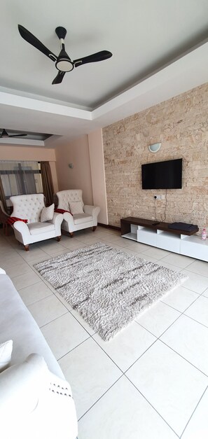 Living area - Beach Facing 3-br Apartment With Private Beach (Mombasa)