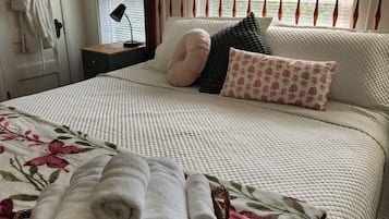 1 habitación, wifi y ropa de cama