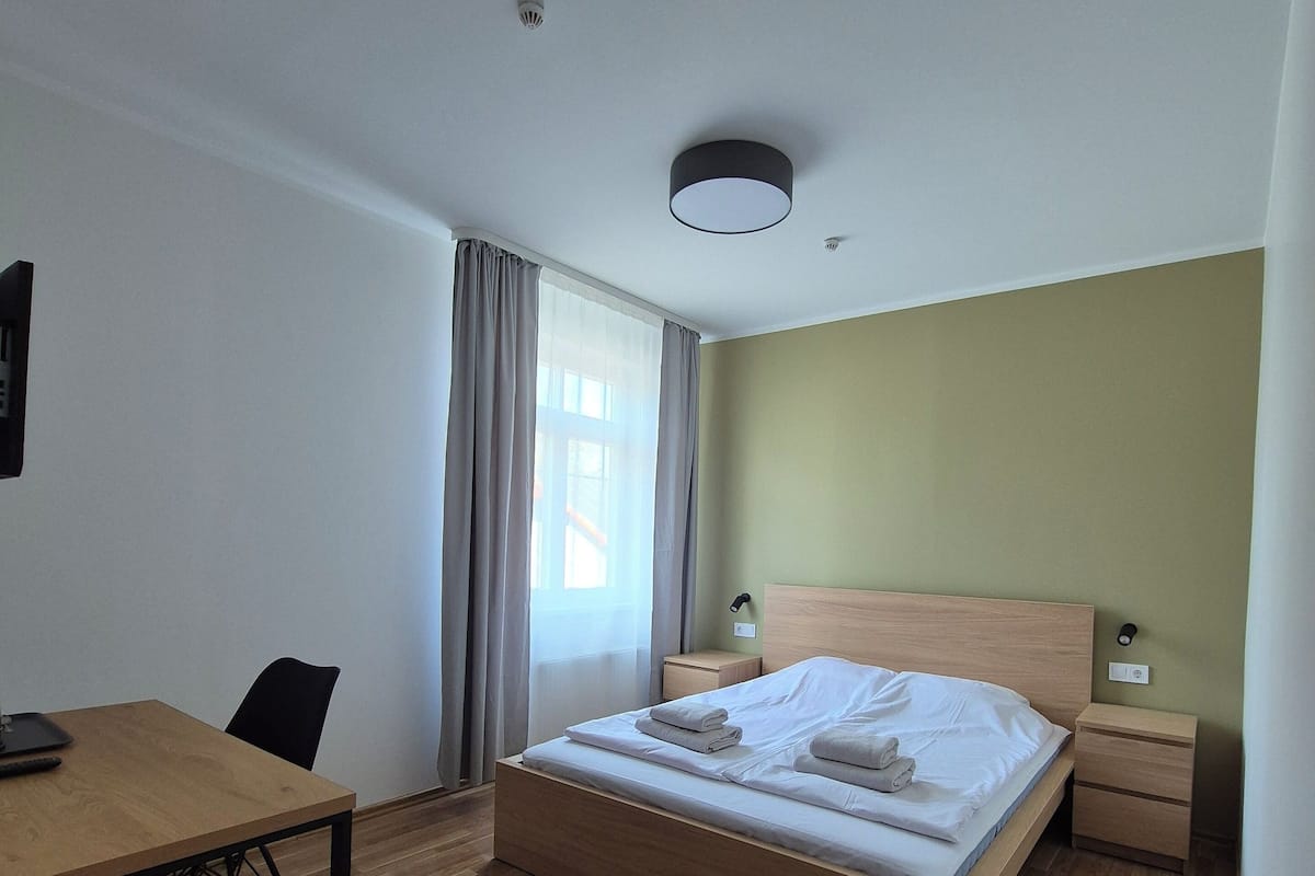 Eenvoudige tweepersoonskamer | 1 slaapkamer, gratis wifi, beddengoed