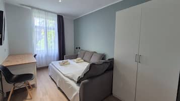 Economy Apartment | Free WiFi, bed sheets