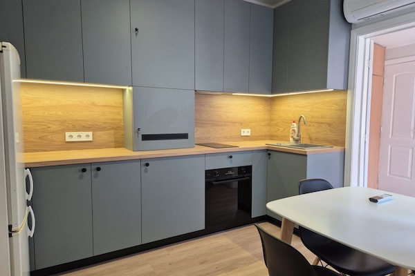 Economy Apartment | Private kitchen | Electric kettle