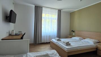 Family Room | Free WiFi, bed sheets