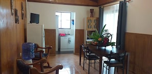 Bungalou familiar | Cuina privada | Frigorífic gran, forn, bullidora elèctrica i torradora