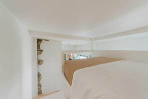 Casa urbana | 1 habitación, ropa de cama de alta calidad y cortinas blackout 