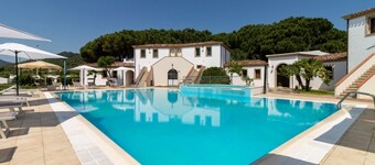  Museddu Beach First floor in residence with swimming pool