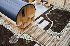 Property grounds - Eaglewood Guesthouse-Walking to shops, Sauna, EV (Tofino)